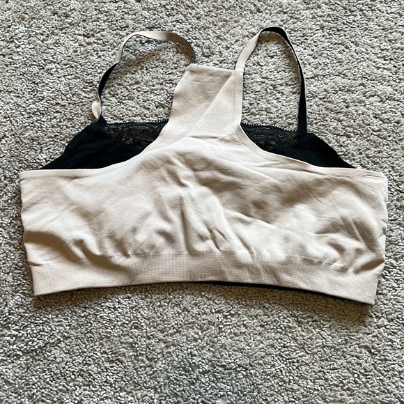 Annette from soma reversible bra bundle - Picture 8 of 17